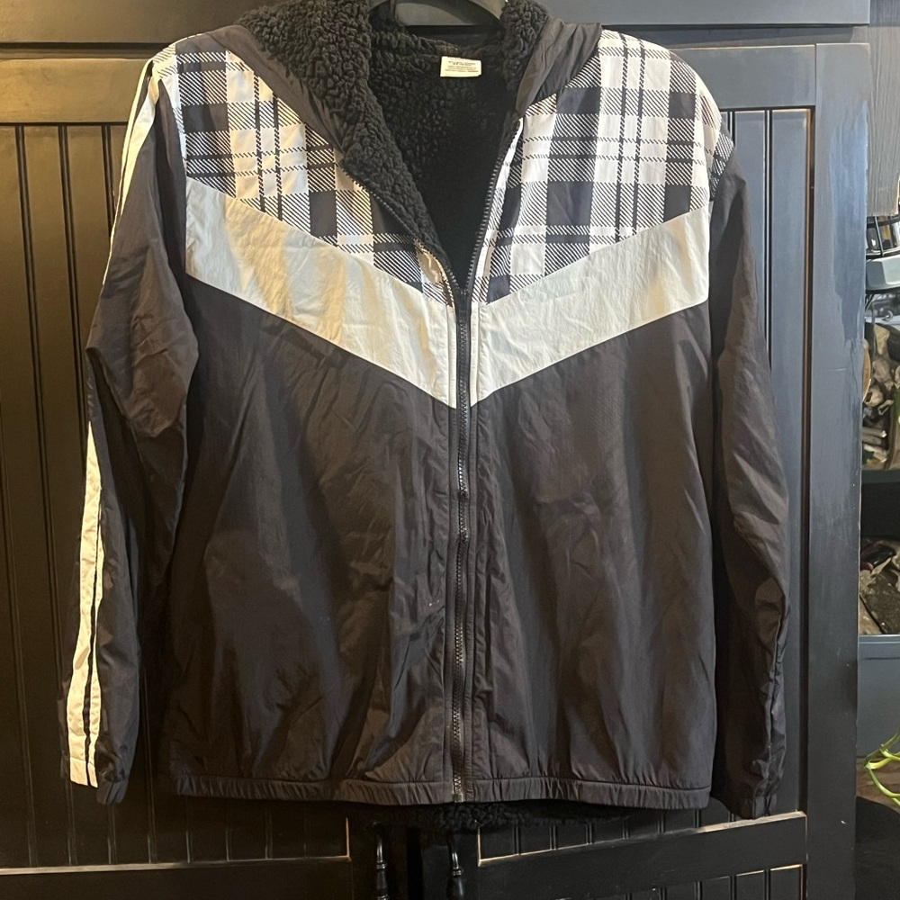 VS/Pink fleece lined black/white plaid jacket size M/L